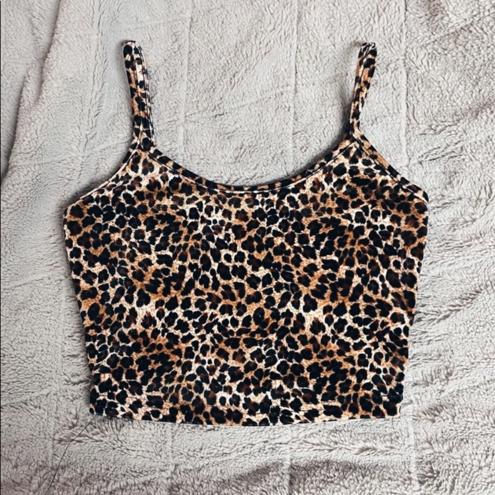SHEIN Cropped Cheetah Print Tank Top